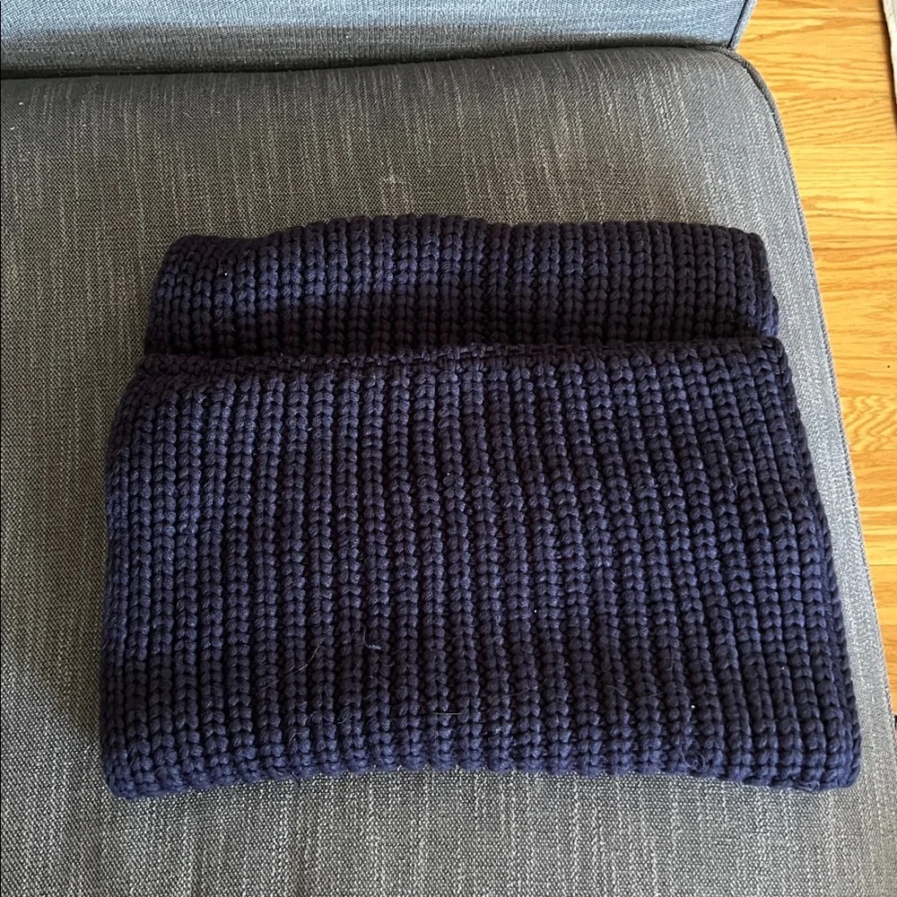 J. Crew Acrylic Navy Knit Enlarged Infinity Scarf 🧣 ❄️ - Picture 4 of 5